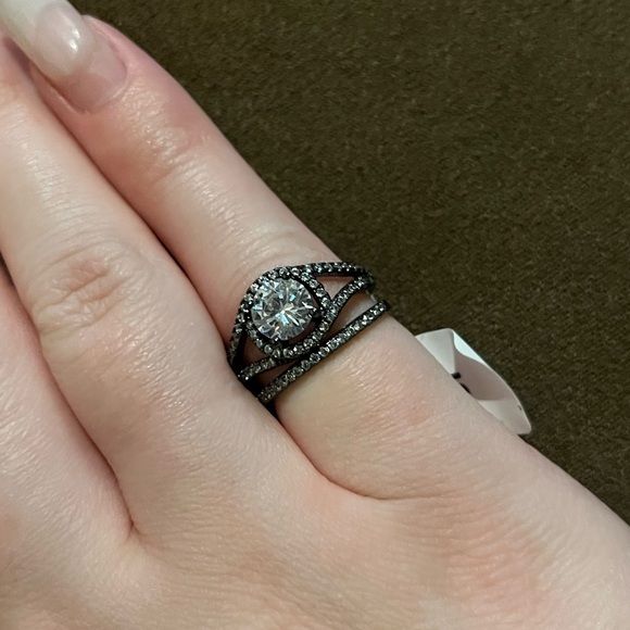 Charmed Aroma | Size 5 Ring Set - Picture 2 of 8